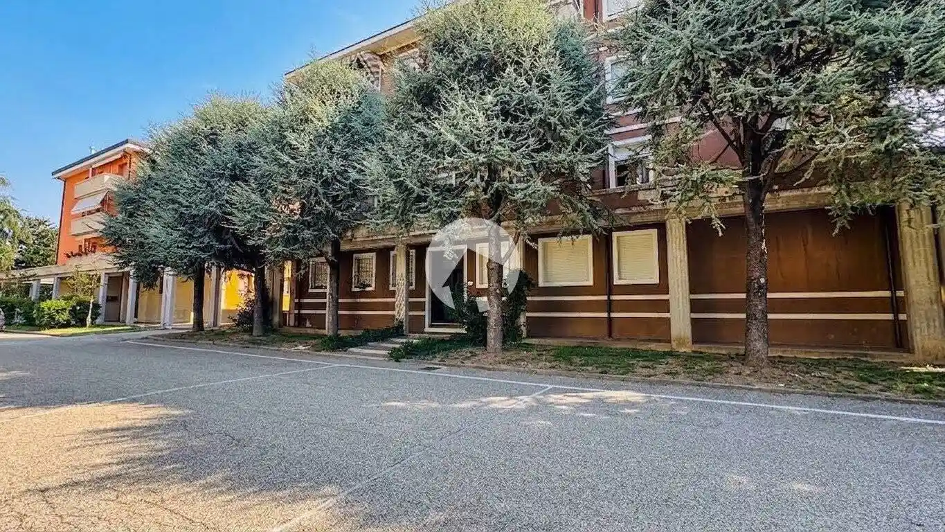 Palazzo - Edificio in vendita a Luzzara