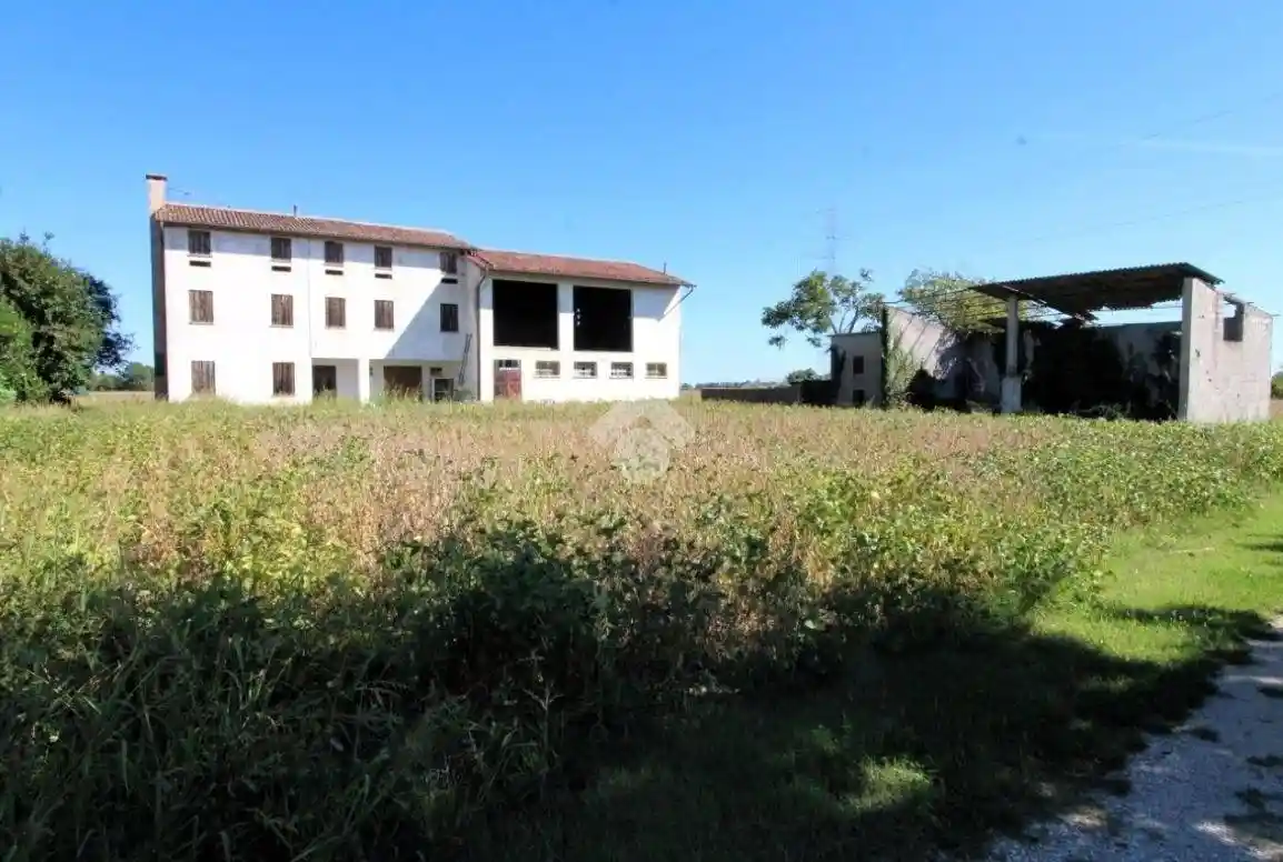 Rustico - Casale in vendita a Roncade
