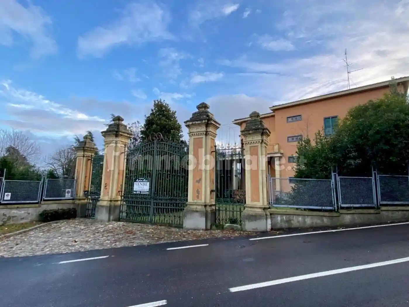 Villa in vendita a Bologna