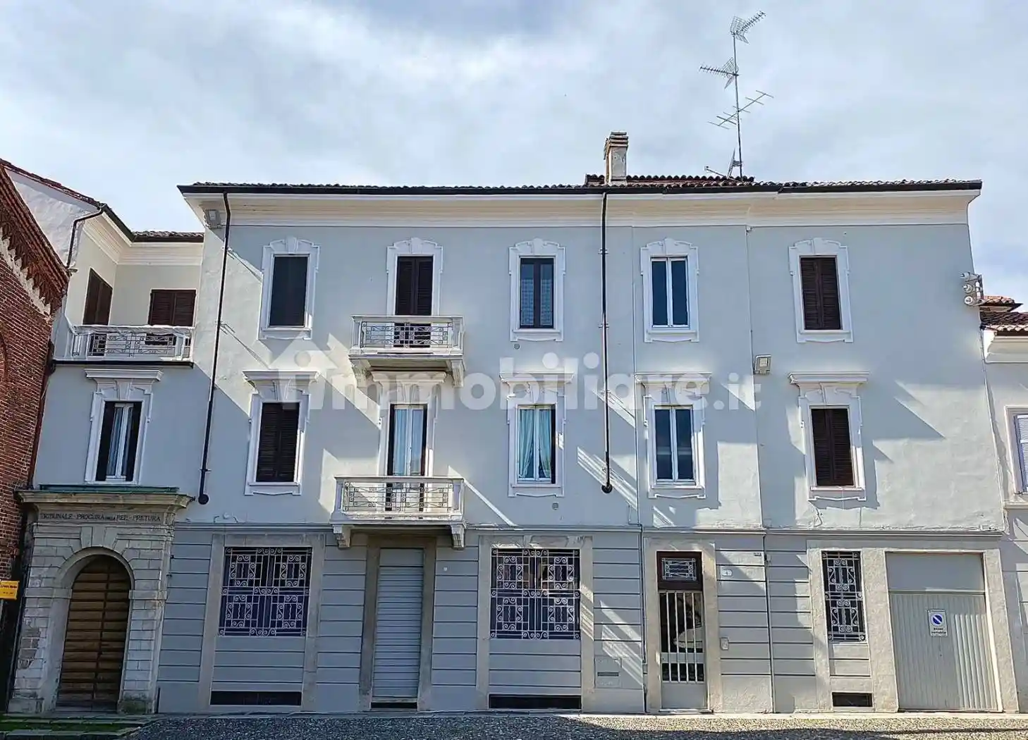 Palazzo - Edificio in vendita a Vigevano