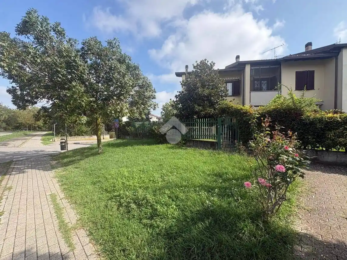 Villetta a schiera in vendita a Siziano