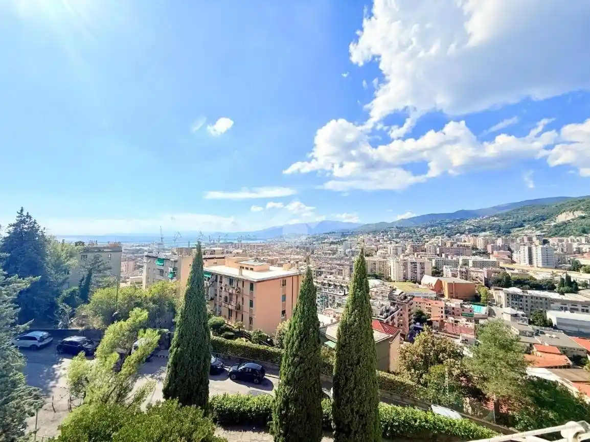 Appartamento in vendita a Genova
