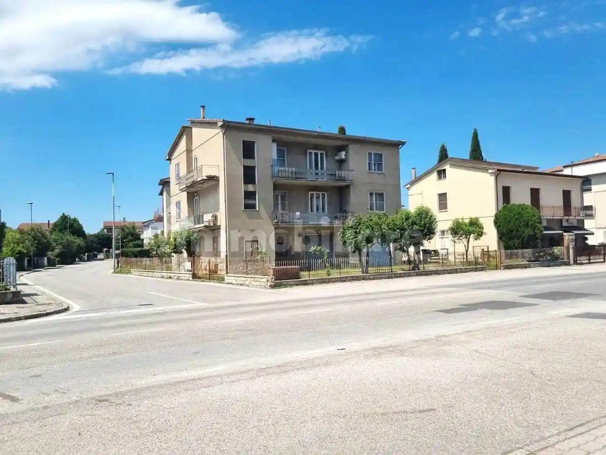 Casa indipendente in vendita a Foligno