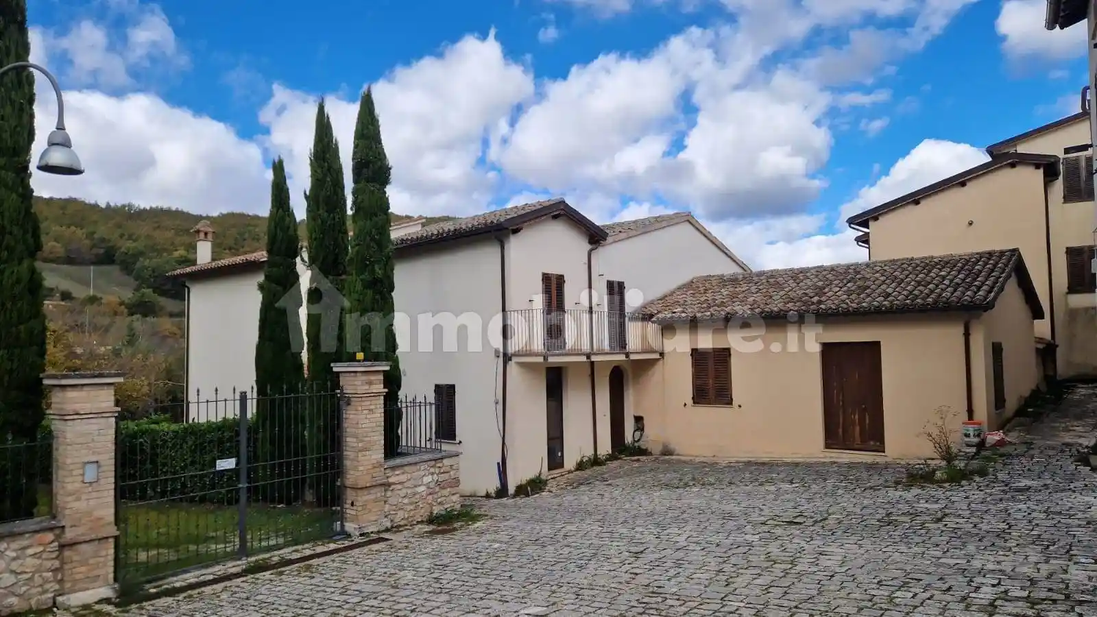 Casa indipendente in vendita a Sellano
