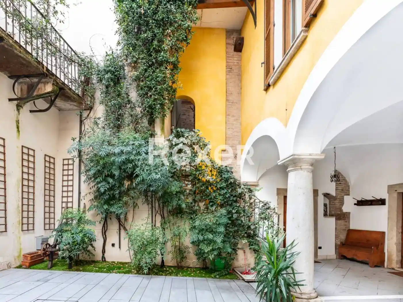 Palazzo - Edificio in vendita a Brescia