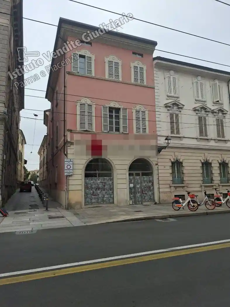 Palazzo - Edificio in vendita a Parma