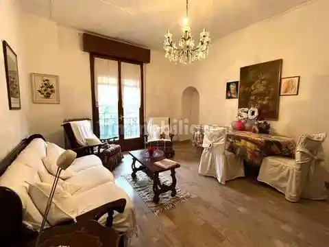 Palazzo - Edificio in vendita a Pietrasanta