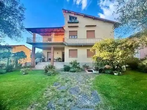 Villa in vendita a Seravezza
