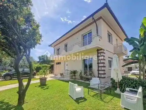 Villa in affitto a Pietrasanta