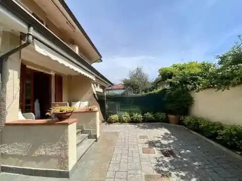 Villa in vendita a Pietrasanta