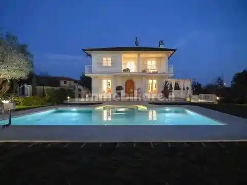 Villa in affitto a Pietrasanta