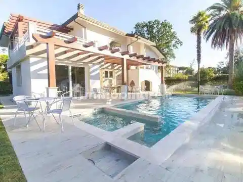 Villa in affitto a Pietrasanta