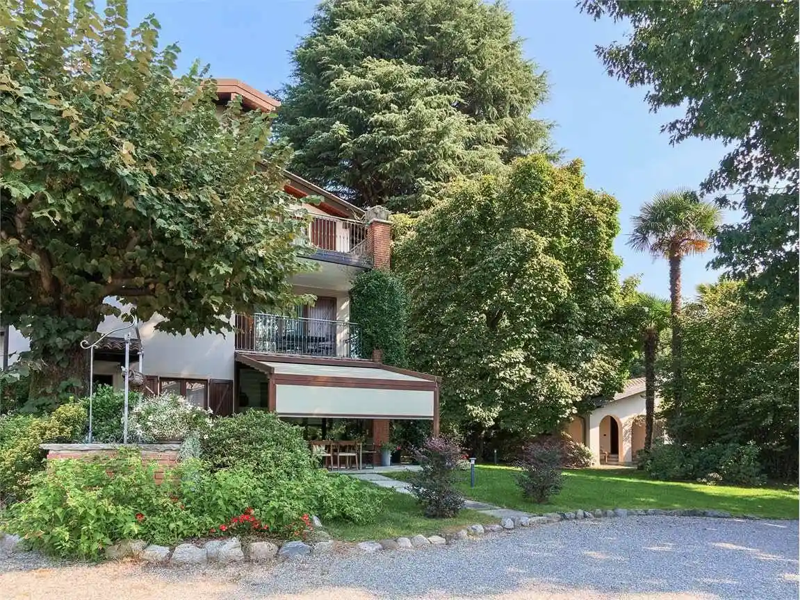 Villa in vendita a Besozzo