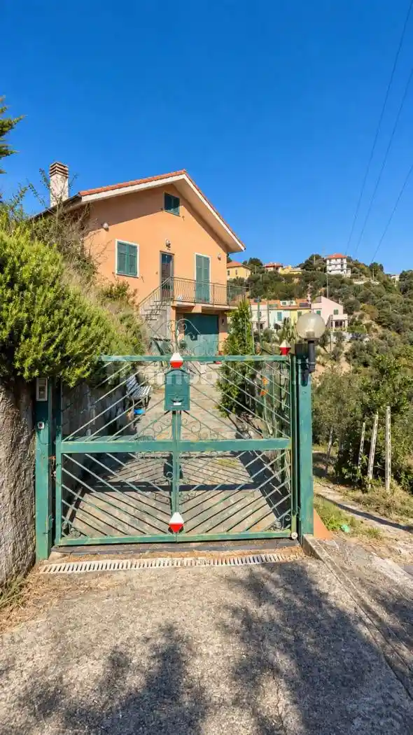 Villa in vendita a Celle Ligure