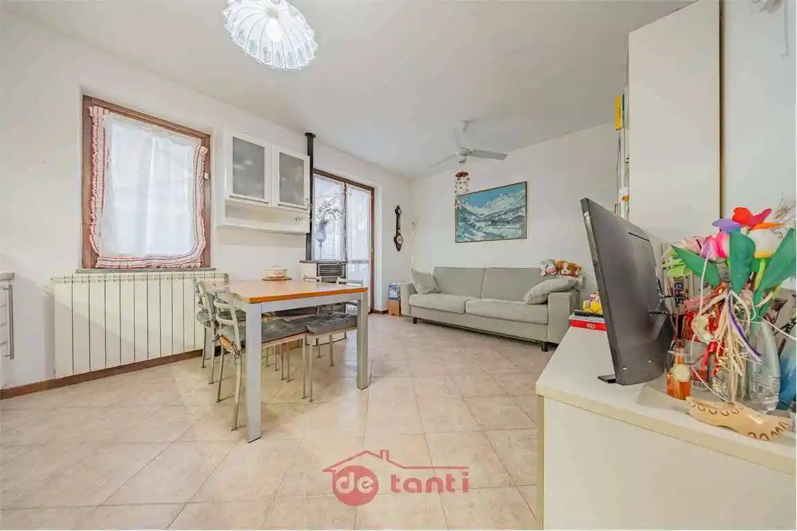 Appartamento in vendita a Colico