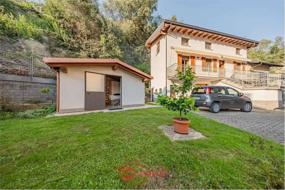 Casa indipendente in vendita a Sorico