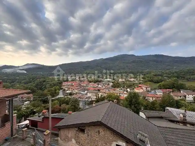 Rustico - Casale in vendita a Roccasparvera