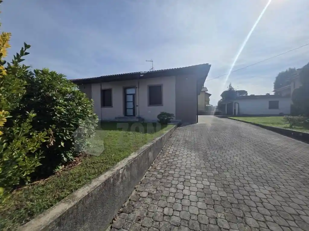 Villa in vendita a Somma Lombardo