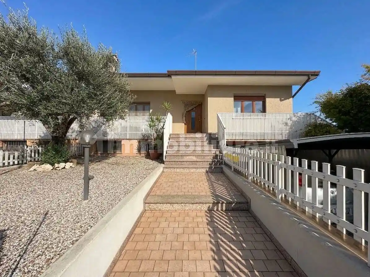 Villa in vendita a Pozzuolo del Friuli