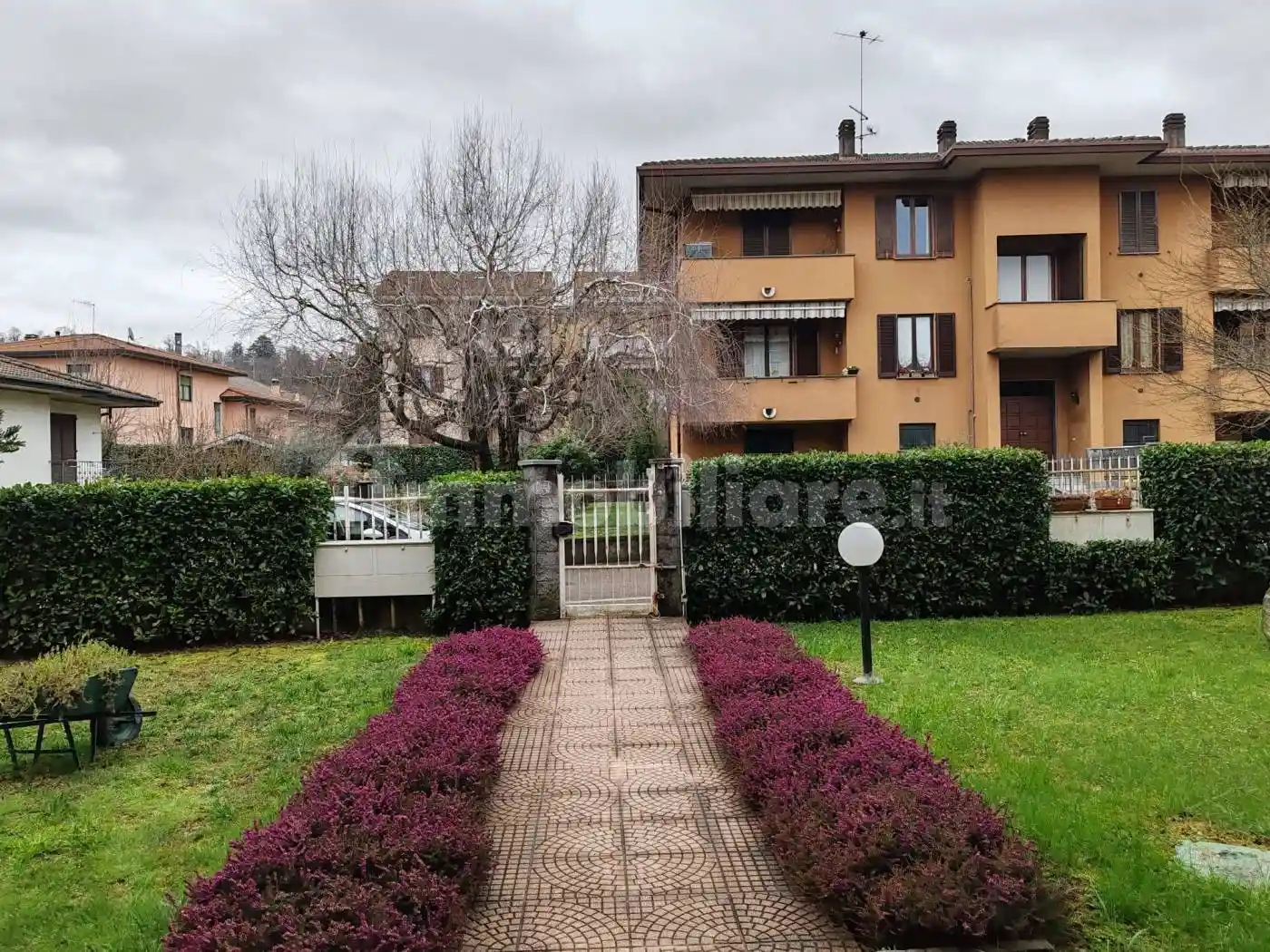 Appartamento in vendita a Buguggiate