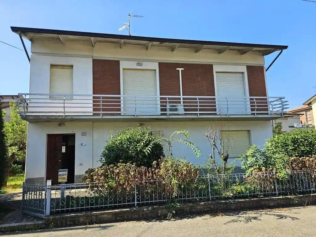 Villa in vendita a Bibbiano