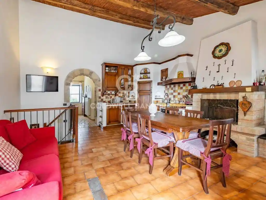 Casa indipendente in vendita a Tarquinia