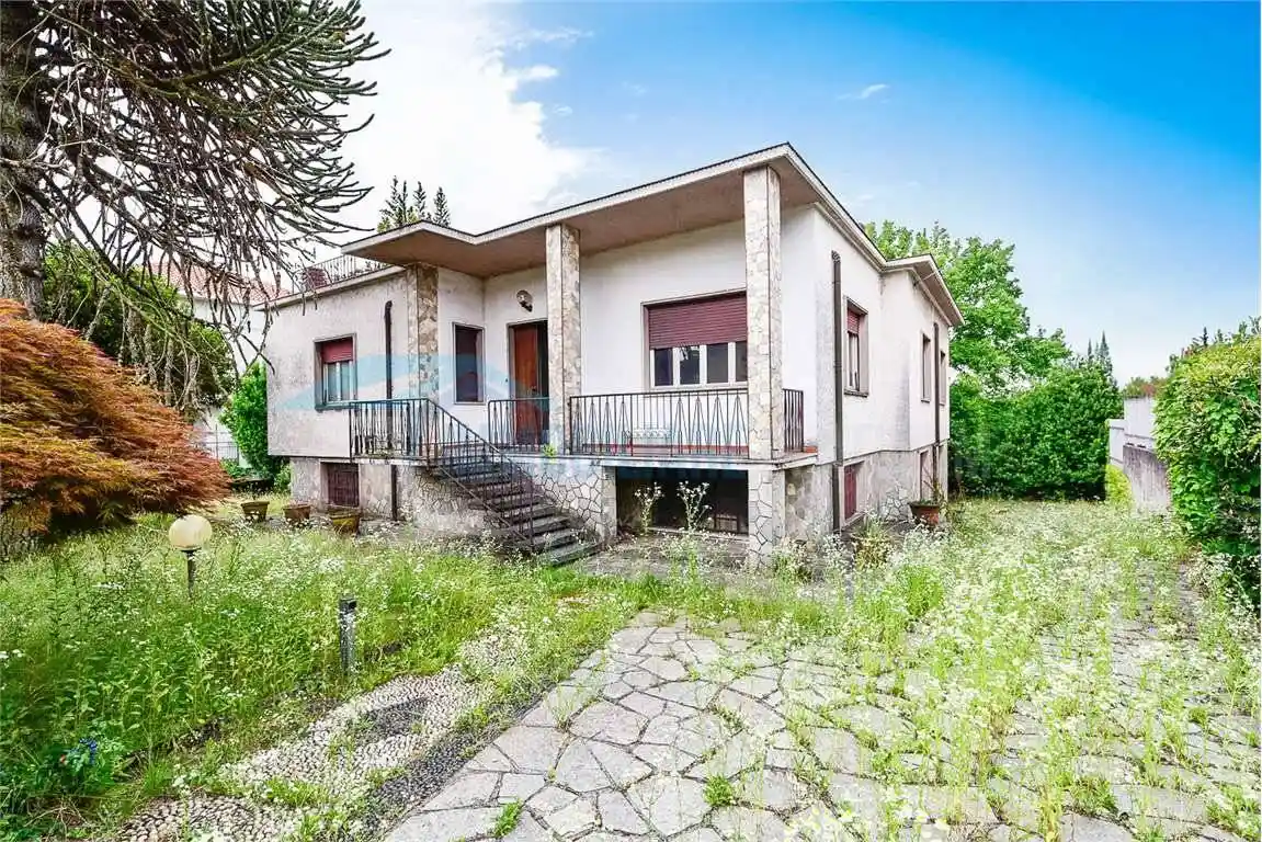 Villa in vendita a Triuggio