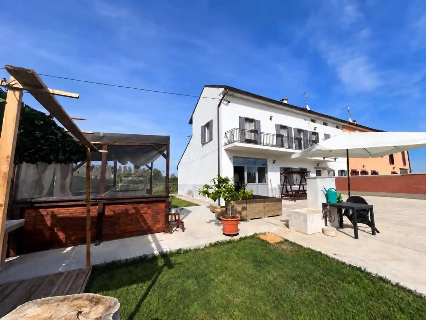Villa in vendita a Casale Monferrato