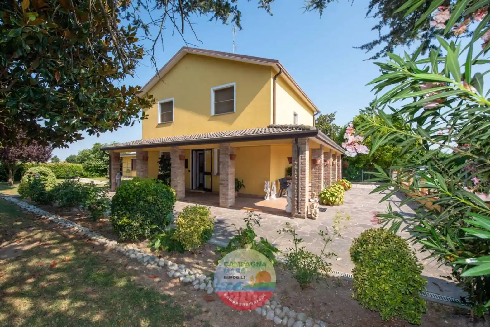 Villa in vendita a Jolanda di Savoia