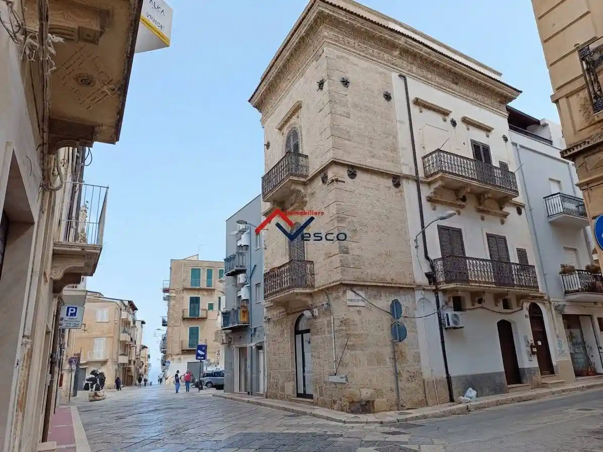 Palazzo - Edificio in vendita a Alcamo