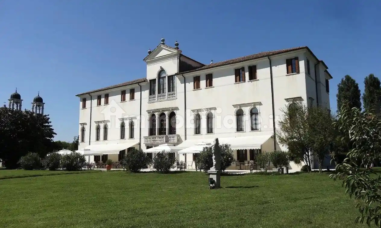 Palazzo - Edificio in vendita a Portobuffolè