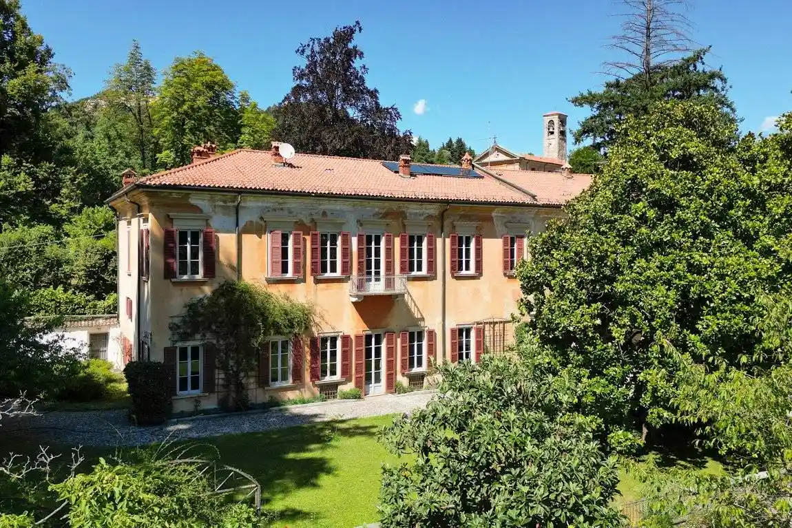 Villa in vendita a Varese
