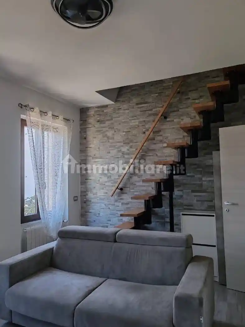 Casa indipendente in vendita a Locate Varesino
