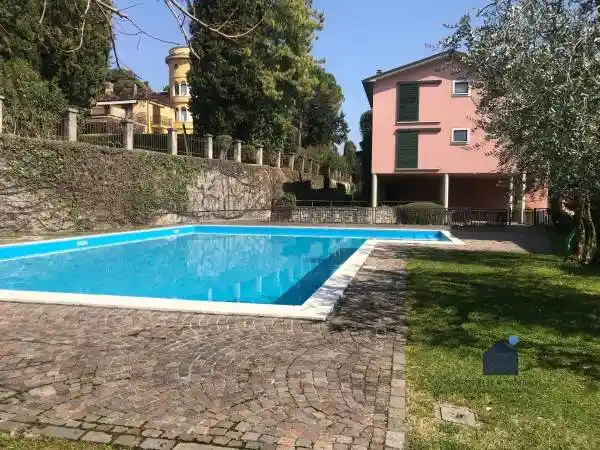 Appartamento in vendita a Gardone Riviera
