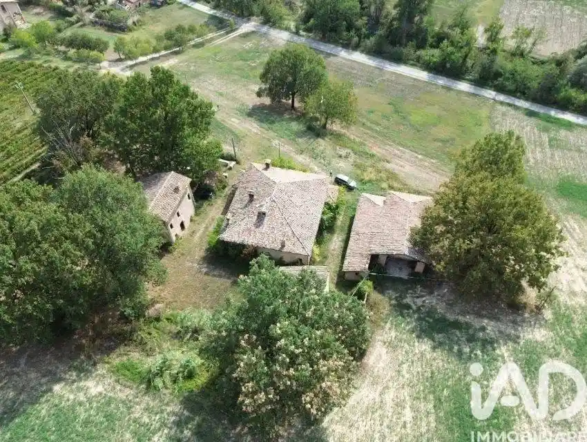 Rustico - Casale in vendita a Castelvetro di Modena