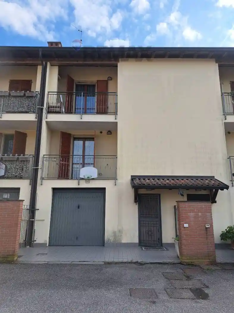 Villetta a schiera in vendita a Vernate
