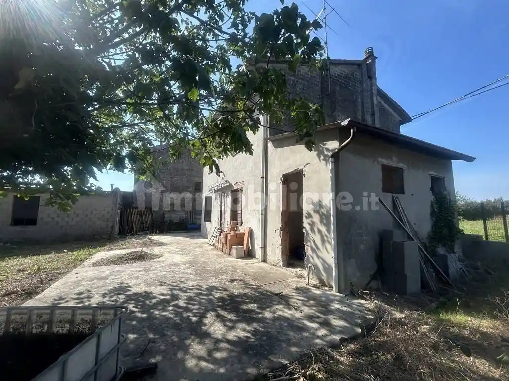 Casa indipendente in vendita a Rivarolo del Re ed Uniti