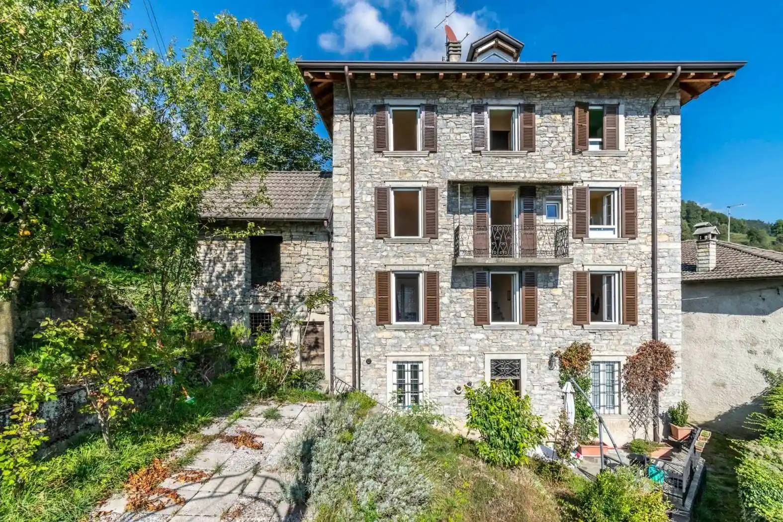 Villa in vendita a Corna Imagna