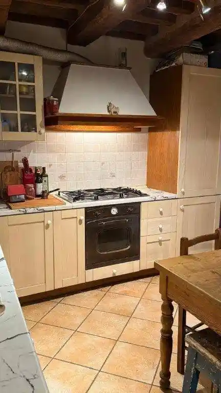 Casa indipendente in vendita a Pistoia