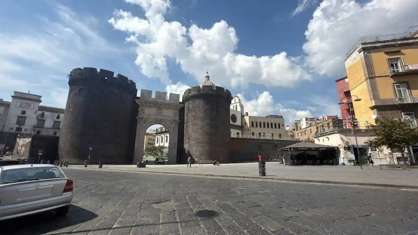 Appartamento in vendita a Napoli