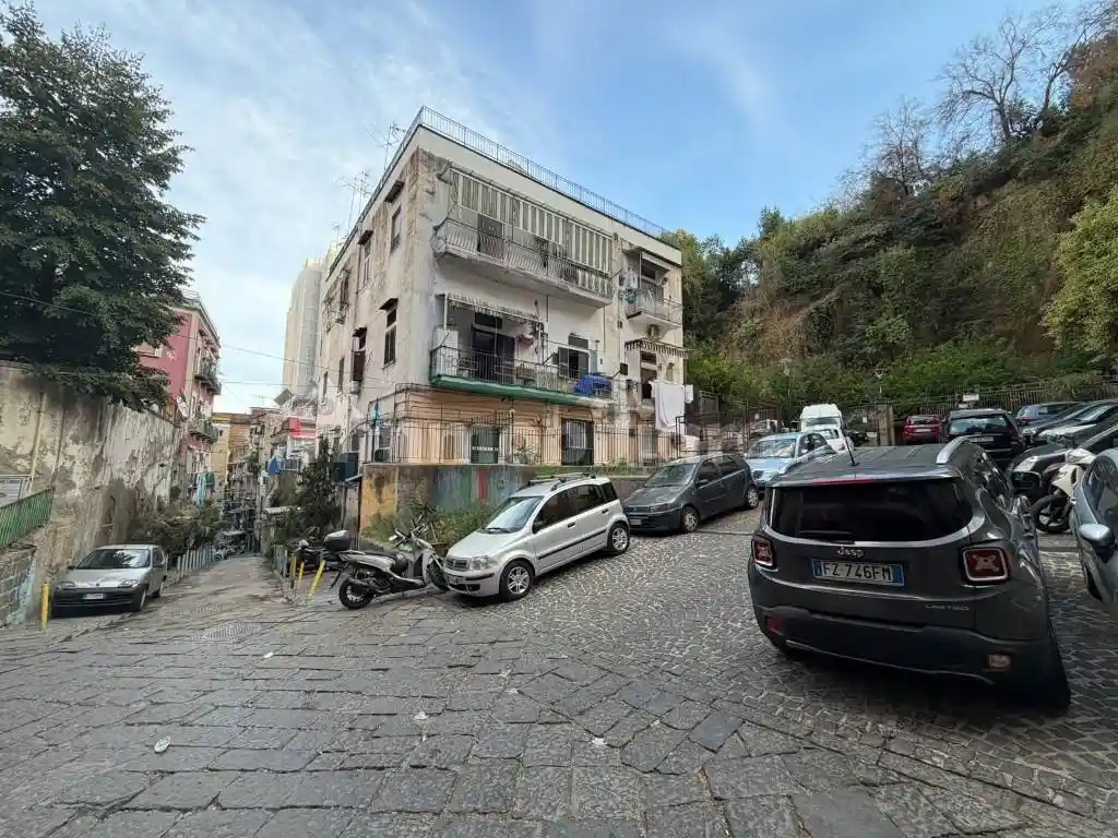 Appartamento in affitto a Napoli