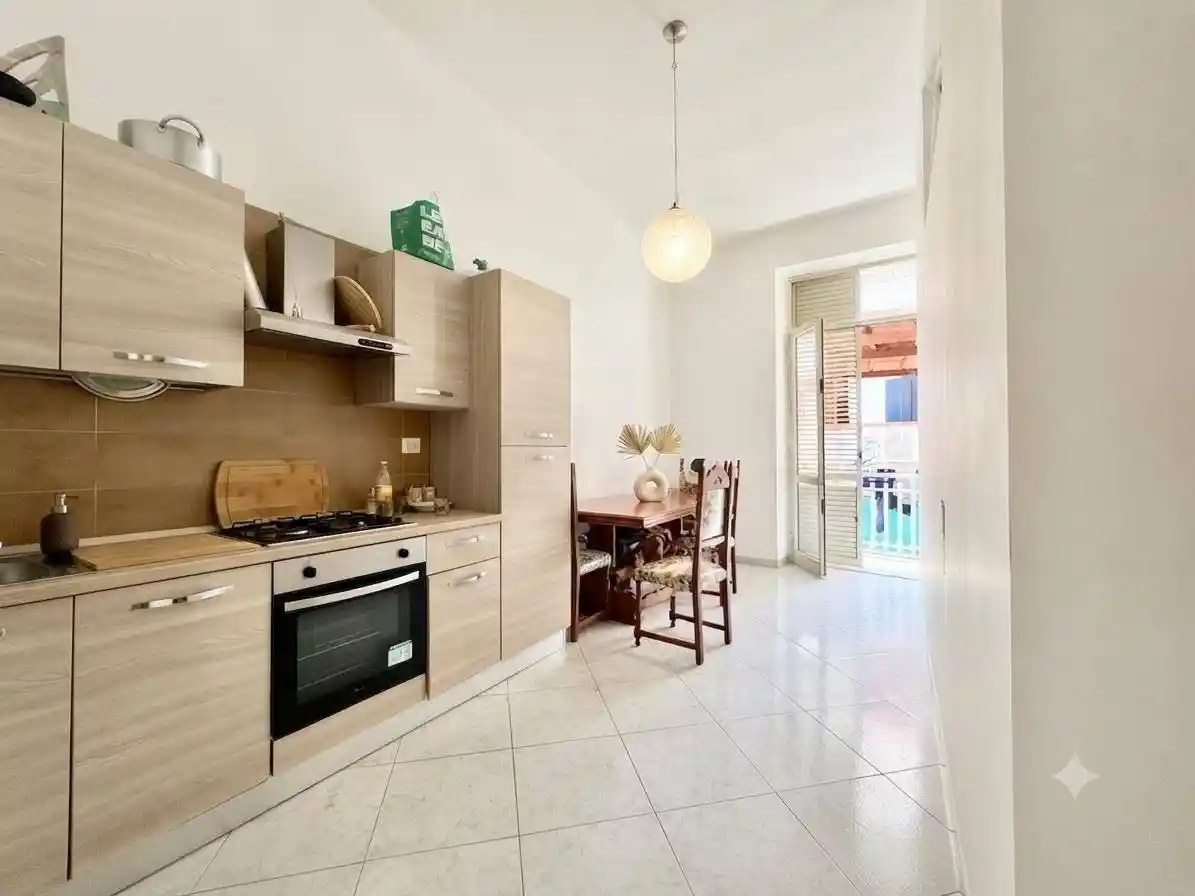 Appartamento in vendita a Napoli