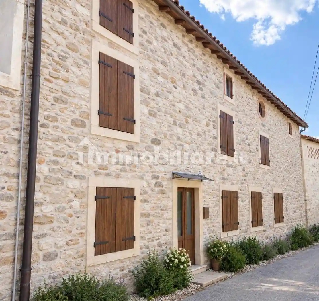 Rustico - Casale in vendita a Castelnuovo del Garda