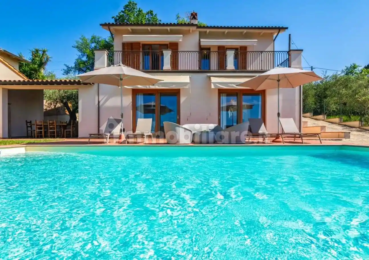 Villa in vendita a Montecarlo