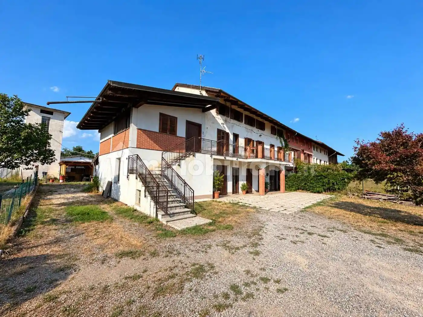 Casa indipendente in vendita a Alice Castello