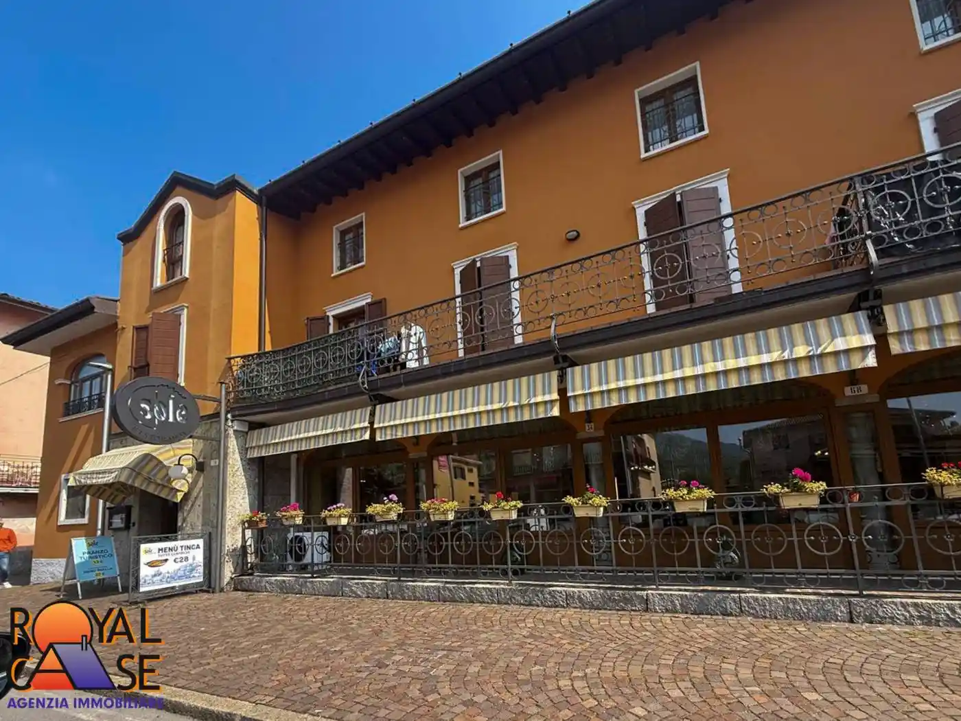 Palazzo - Edificio in vendita a Iseo