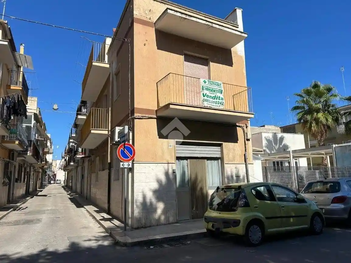 Palazzo - Edificio in vendita a Barletta