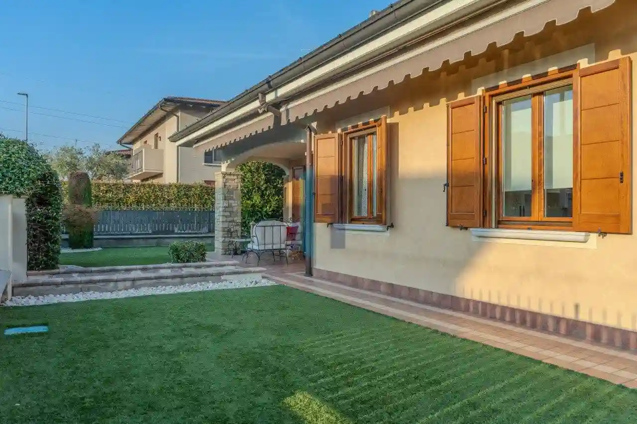 Villa - foto 2