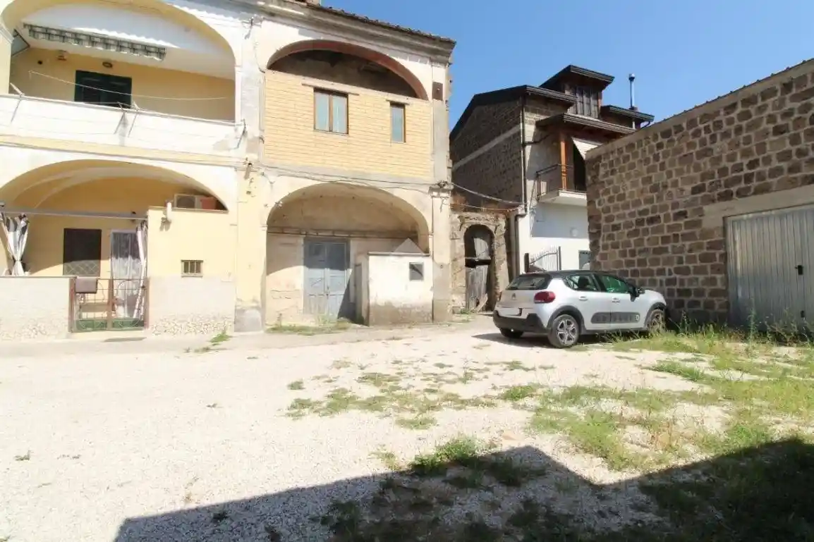 Rustico - Casale in vendita a Caserta