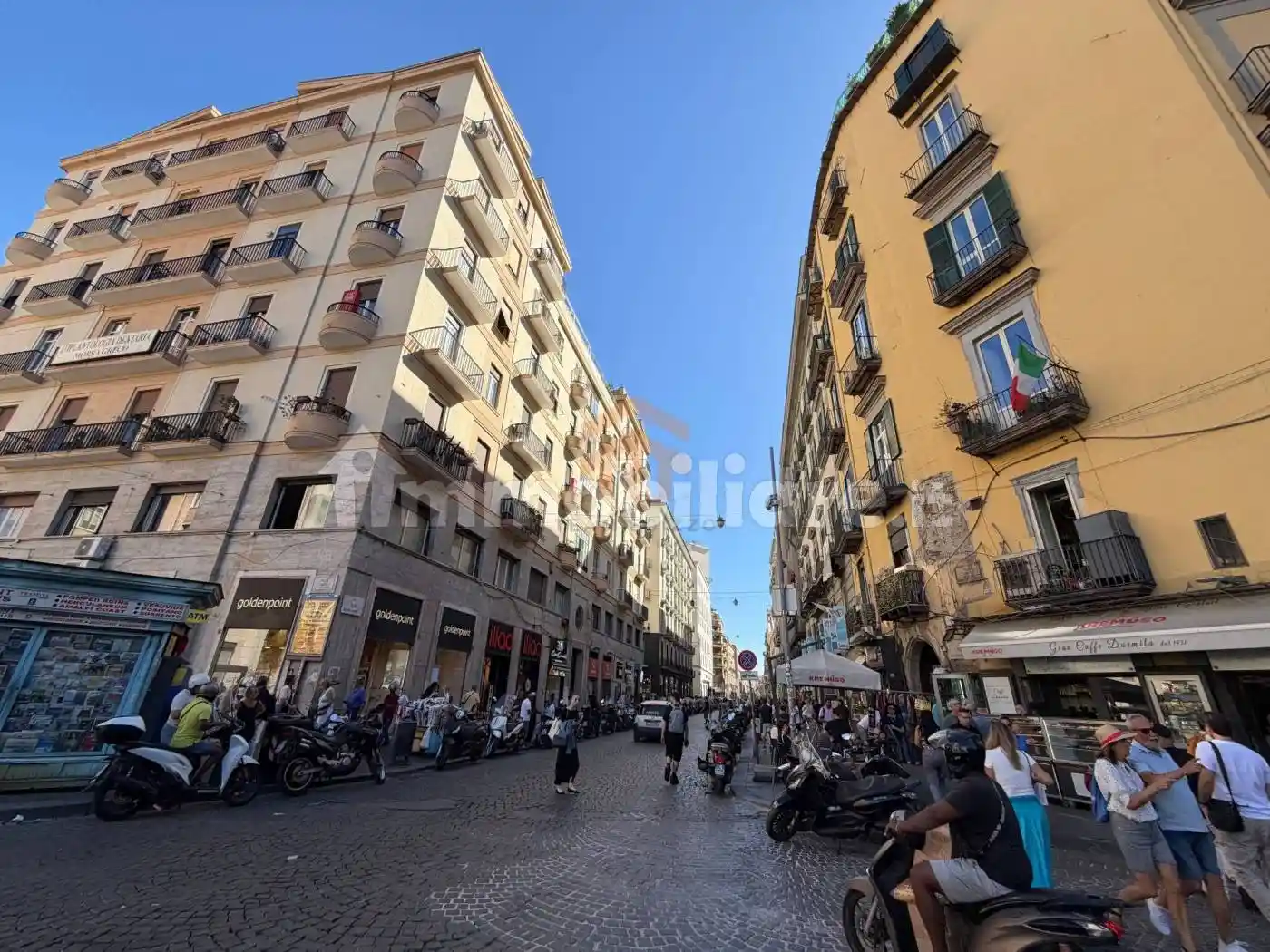 Appartamento in vendita a Napoli